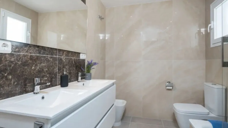Casa adosada de 4 dormitorios en Badajoz, Spain No. 517 № 14