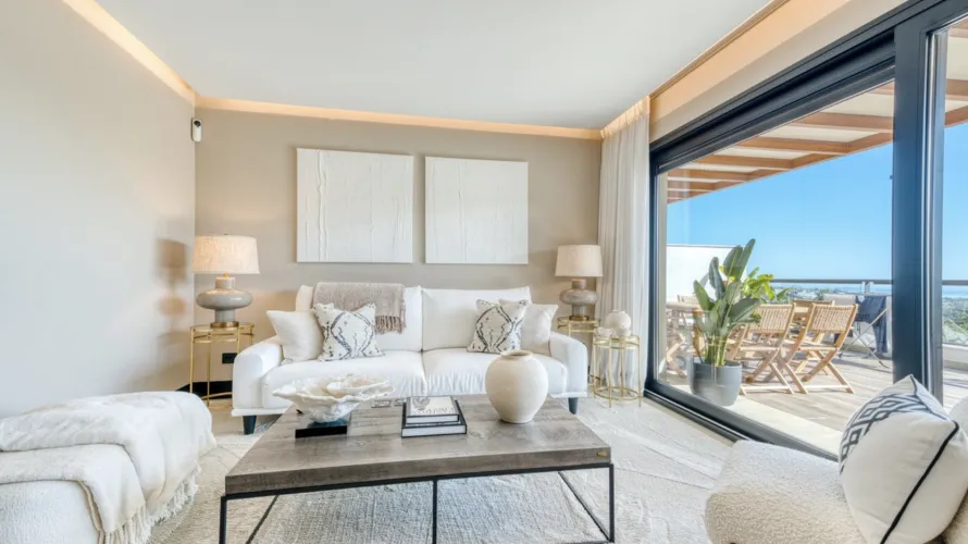 Apartamento de 2 dormitorios en Marbella, Spain No. 497 № 2