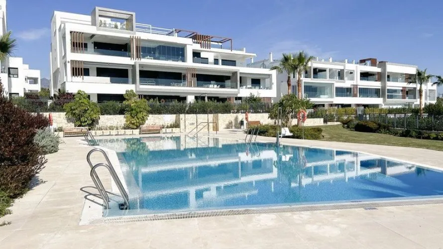 Ático de 3 dormitorios en Estepona, Spain No. 452