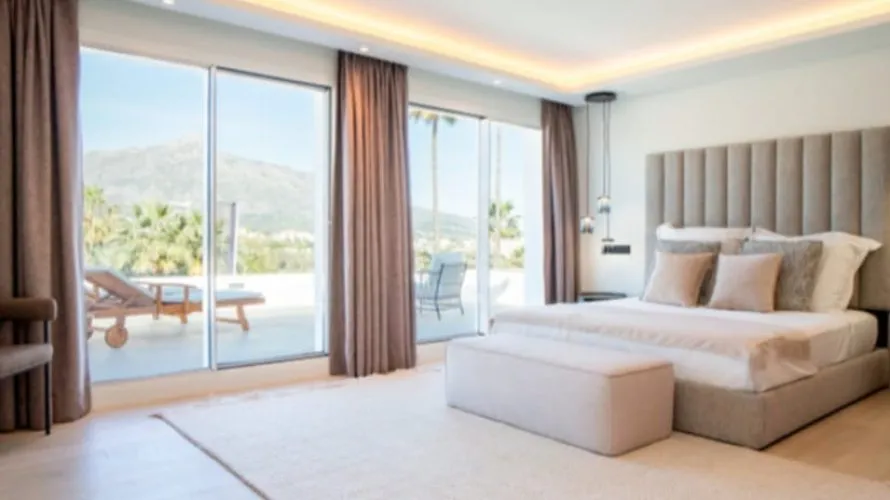Villa de 5 dormitorios en Marbella, Spain No. 316 № 4