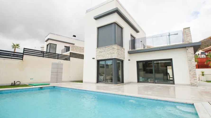 Villa de 4 dormitorios en Benidorm, Spain No. 24 № 1