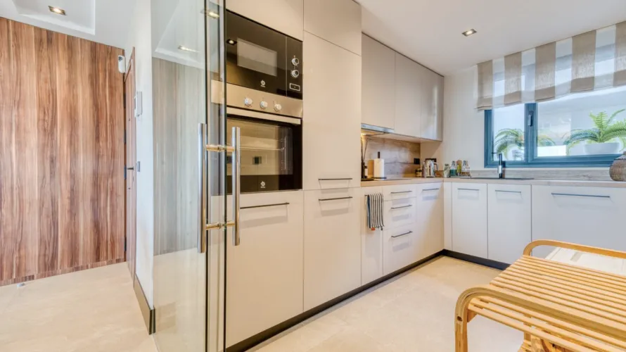 Apartamento de 2 dormitorios en Marbella, Spain No. 497 № 14