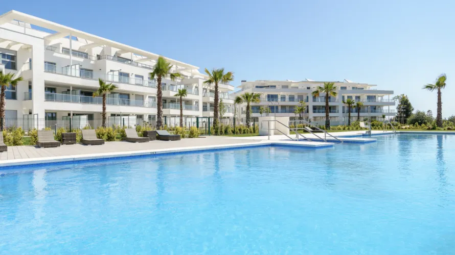 Apartamento de 4 dormitorios en Mijas Costa, Spain No. 256 № 2
