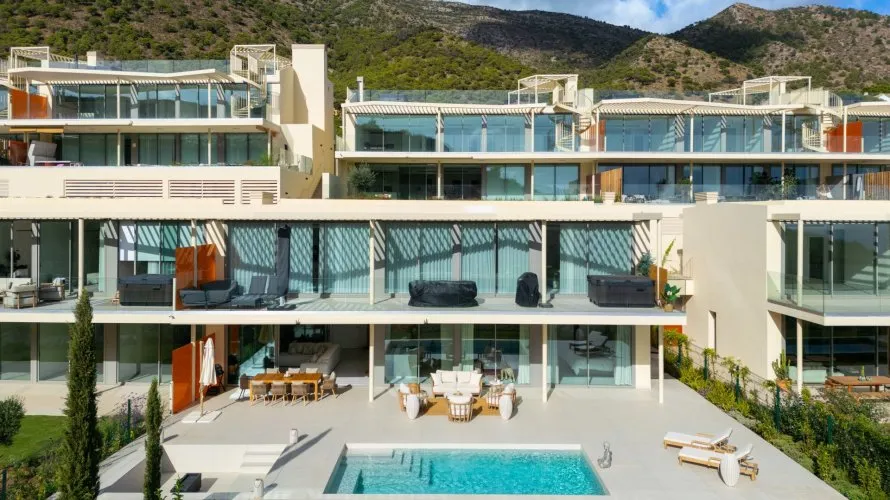Apartamento de 3 dormitorios en Benalmádena, Spain No. 404
