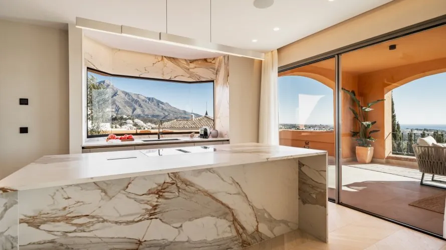 Apartamento de 4 dormitorios en Nueva Andalucía, Spain No. 218 № 10