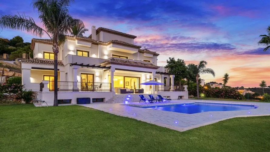 Villa de 6 dormitorios en Benahavís, Spain No. 430 № 1