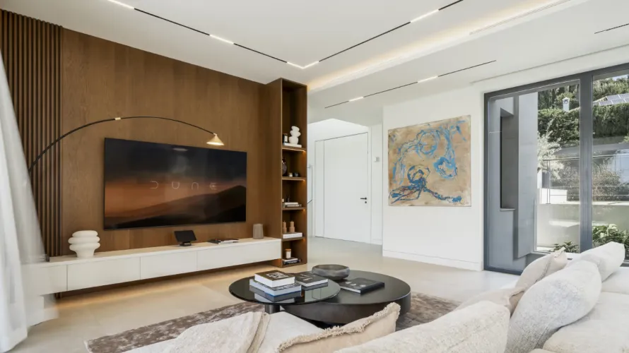 Villa de 5 dormitorios en Marbella, Spain No. 399 № 6