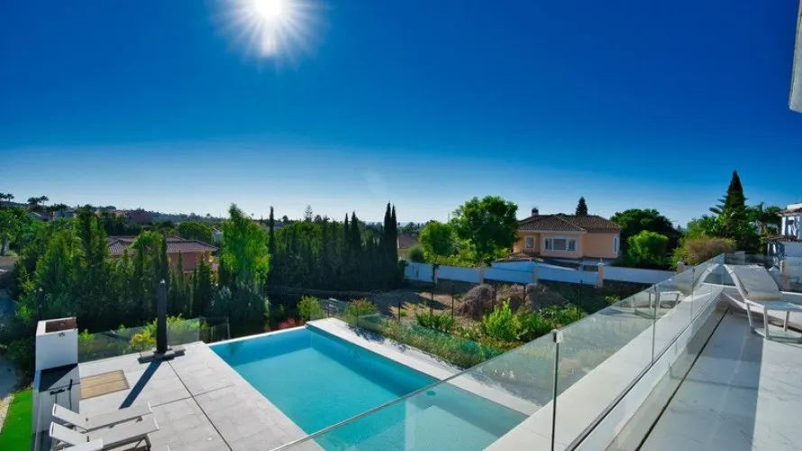 Villa de 4 dormitorios en Estepona, Spain No. 252 № 11