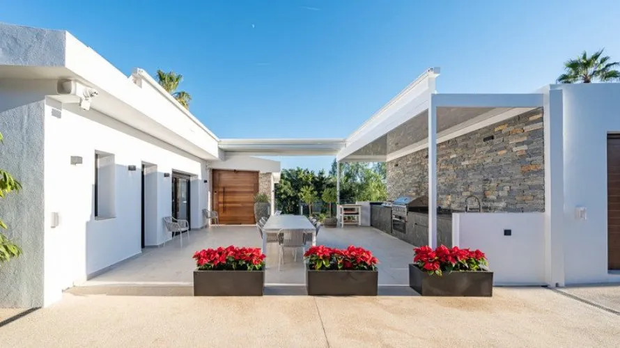 Villa de 5 dormitorios en Marbella, Spain No. 380 № 22