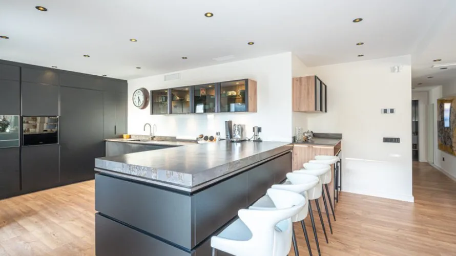 Villa de 5 dormitorios en Marbella, Spain No. 380 № 16