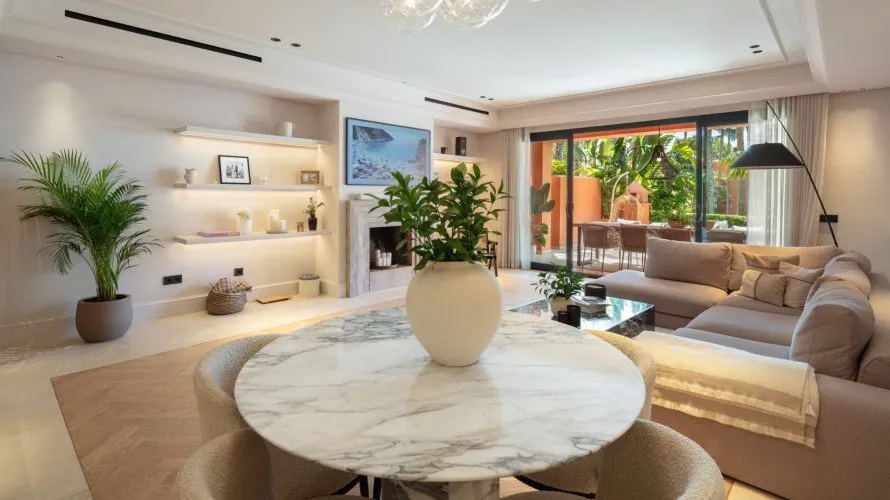 Casa adosada de 4 dormitorios en Marbella, Spain No. 92 № 1