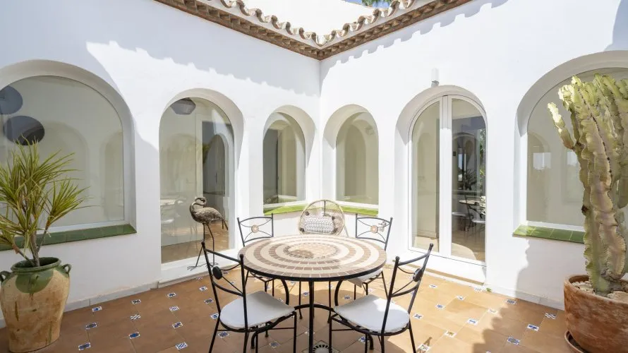 Villa de 4 dormitorios en Benahavís, Spain No. 354 № 20