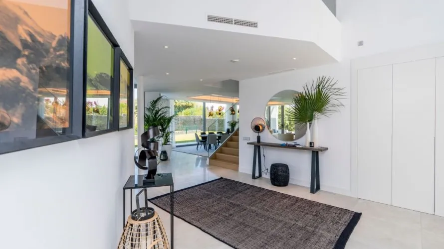 Villa de 4 dormitorios en Marbella, Spain No. 372 № 5