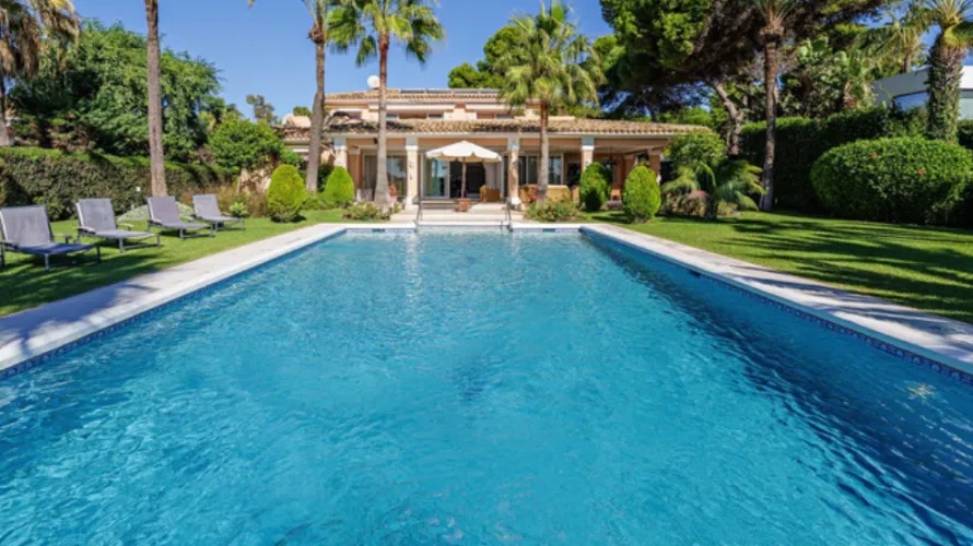 Сasa de 9 dormitorios en Estepona, Spain No. 396 № 19