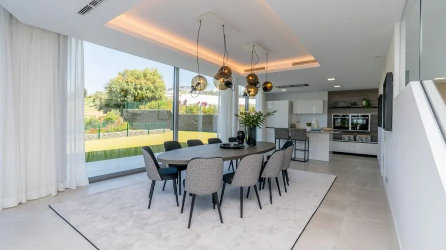 Villa de 4 dormitorios en Marbella, Spain No. 372 № 3