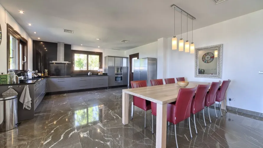 Villa de 6 dormitorios en Benahavís, Spain No. 429 № 7