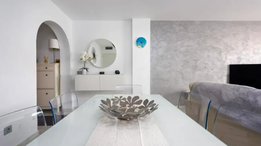 Apartamento de 3 dormitorios en Marbella, Spain No. 410 № 4