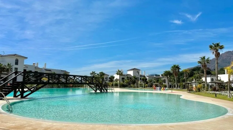 Apartamento de 3 dormitorios en Estepona, Spain No. 539 № 24