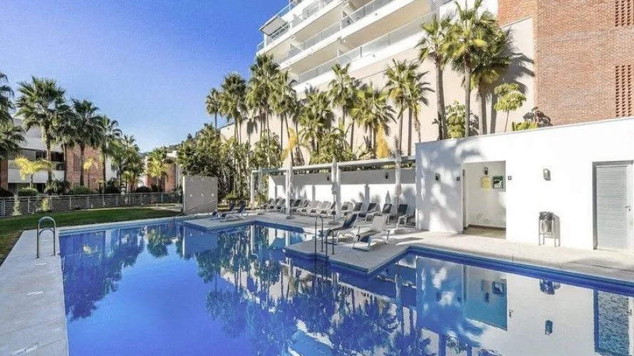 Apartamento de 4 dormitorios en Benahavís, Spain No. 310 № 2