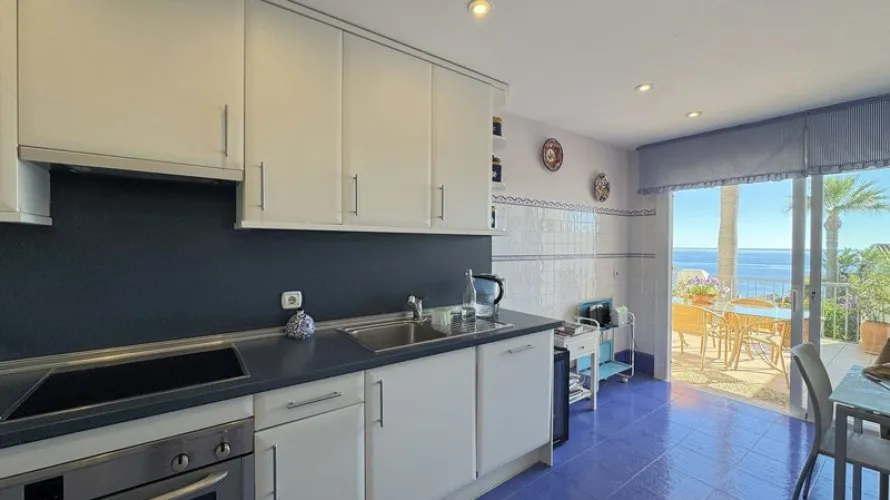 Dúplex de 4 dormitorios en Casares, Spain No. 470 № 25