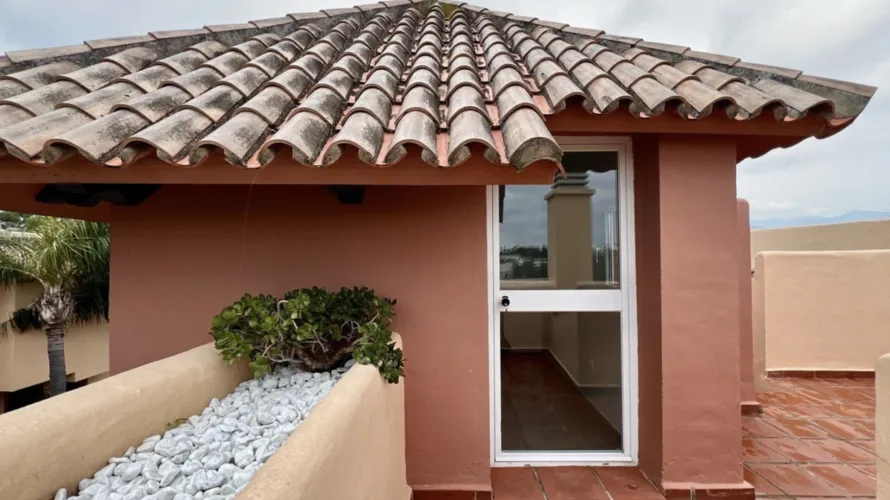 Сasa de 4 dormitorios en Nueva Andalucía, Spain No. 592 № 3