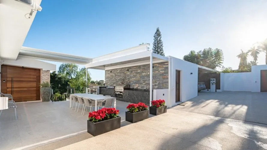 Villa de 5 dormitorios en Marbella, Spain No. 380 № 23