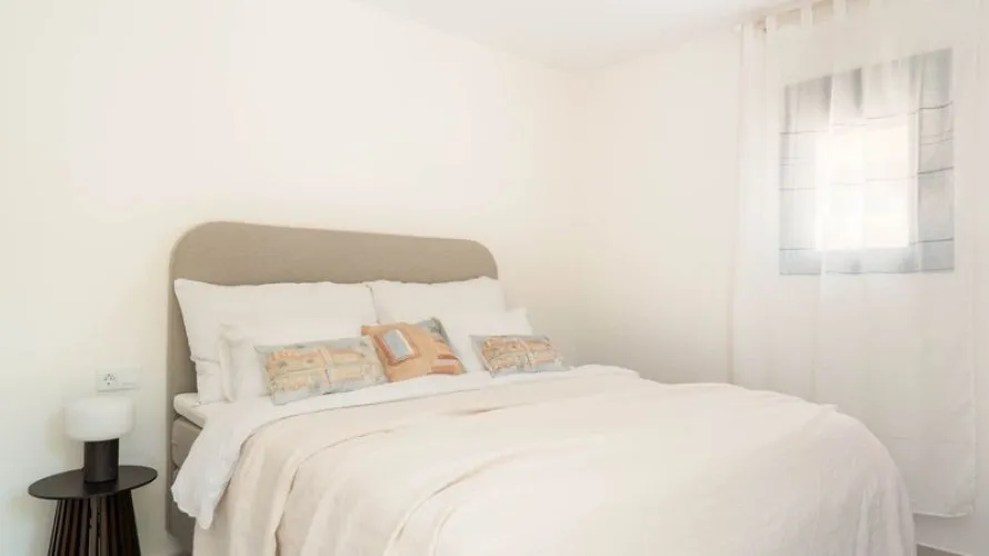 Apartamento de 4 dormitorios en Cortes (San Pedro De Alcantara), Spain No. 556 № 9