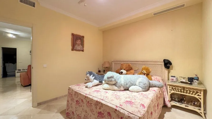 Dúplex de 4 dormitorios en Casares, Spain No. 470 № 21