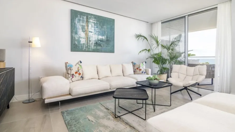 Apartamento de 3 dormitorios en Estepona, Spain No. 385 № 4