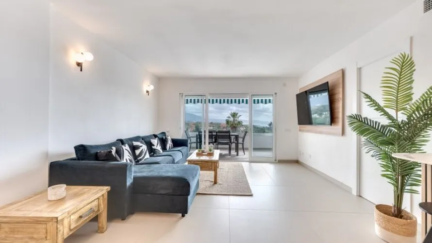 Apartamento de 3 dormitorios en Nueva Andalucía, Spain No. 602 № 8