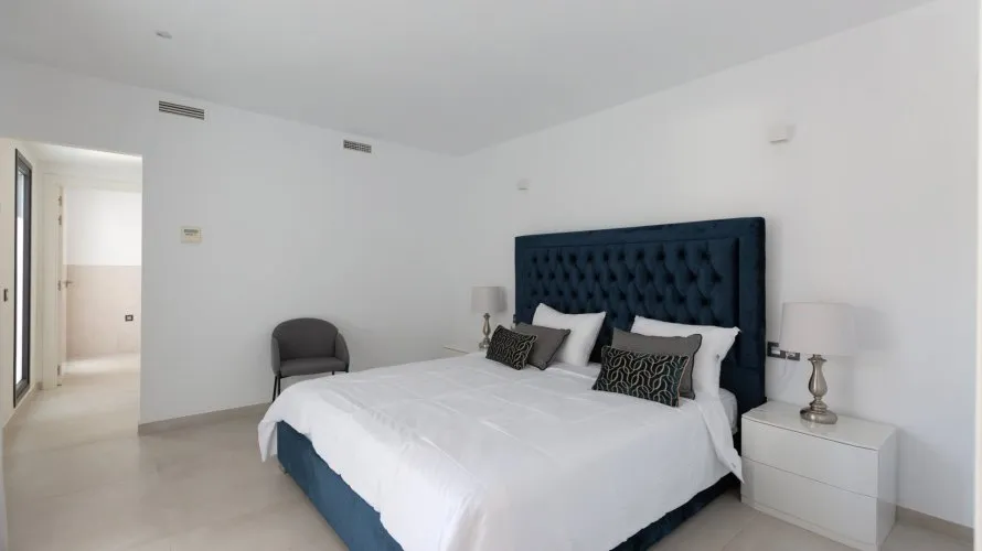 Villa de 4 dormitorios en Marbella, Spain No. 263 № 23