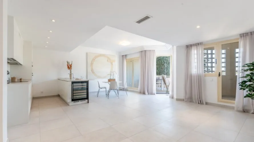Ático de 3 dormitorios en Nueva Andalucía, Spain No. 233 № 11
