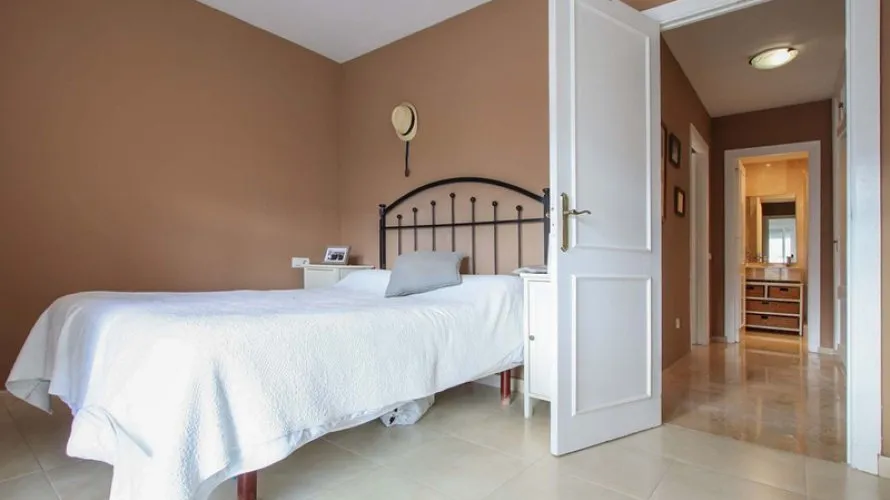 Apartamento de 3 dormitorios en Nueva Andalucía, Spain No. 298 № 6