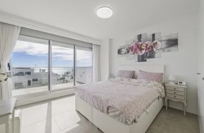 Apartamento de 2 dormitorios en Benalmádena, Spain No. 456