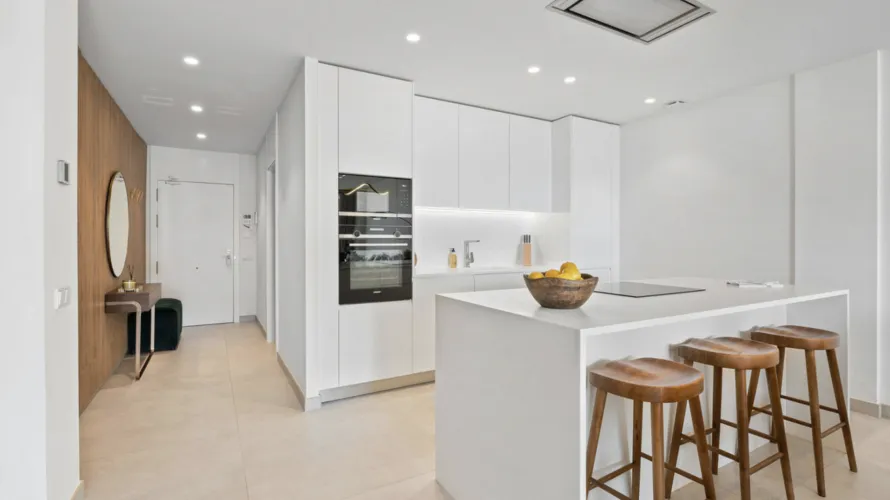 Apartamento de 3 dormitorios en Marbella, Spain No. 454 № 18