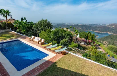 Villa de 6 dormitorios en Marbella, Spain No. 378