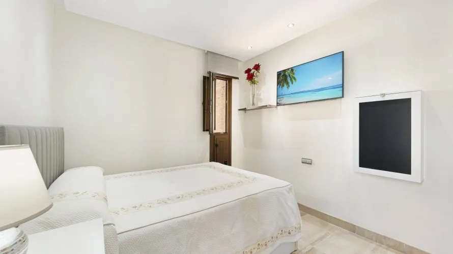Dúplex de 3 dormitorios en Estepona, Spain No. 505 № 8