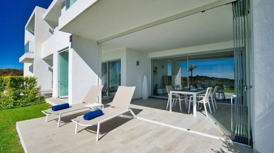 Apartamento de 2 dormitorios en Estepona, Spain No. 509 № 3