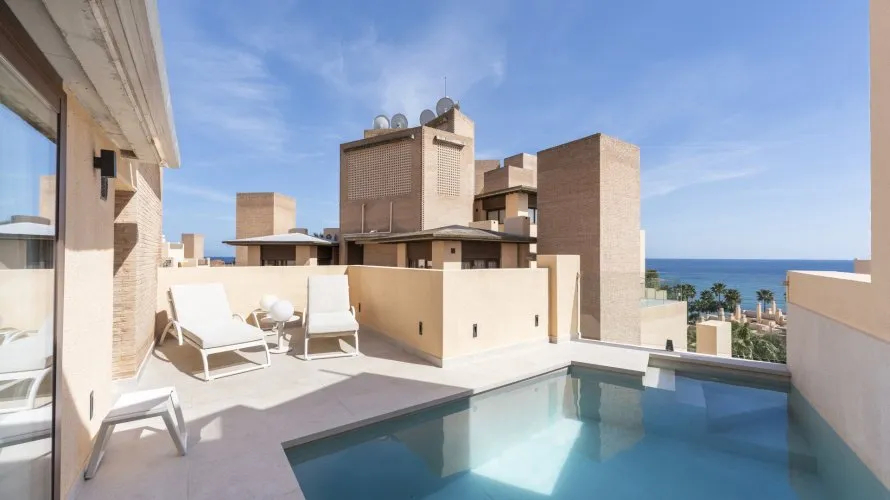 Dúplex de 3 dormitorios en Estepona, Spain No. 505
