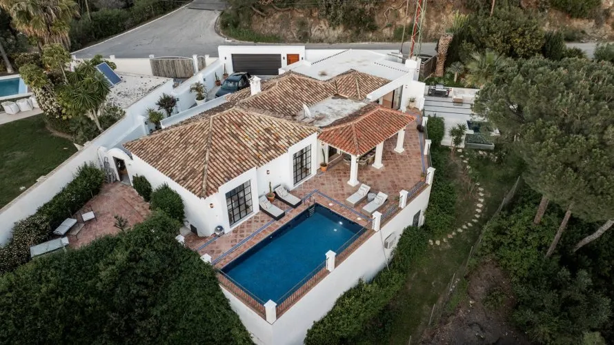 Villa de 4 dormitorios en Cortes (San Pedro De Alcantara), Spain No. 360 № 5