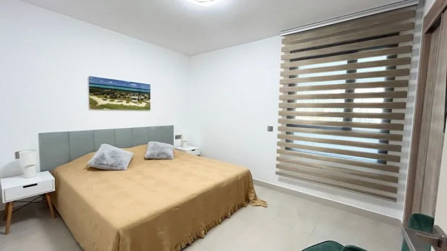 Apartamento de 3 dormitorios en La Quinta, Spain No. 604 № 15