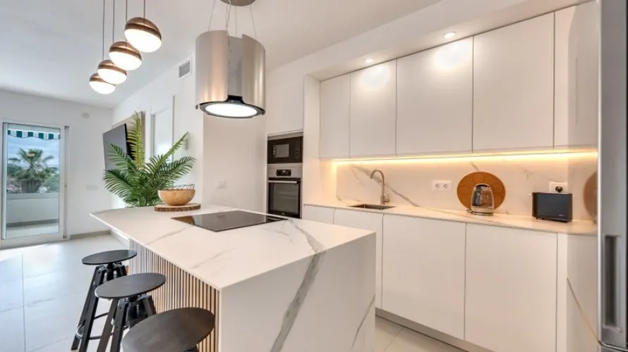 Apartamento de 3 dormitorios en Nueva Andalucía, Spain No. 602 № 2