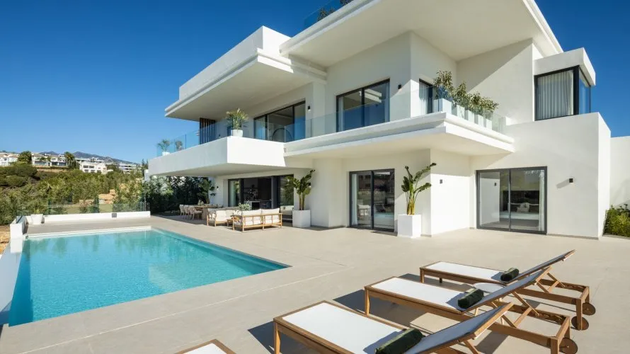 Villa de 5 dormitorios en Estepona, Spain No. 333 № 13