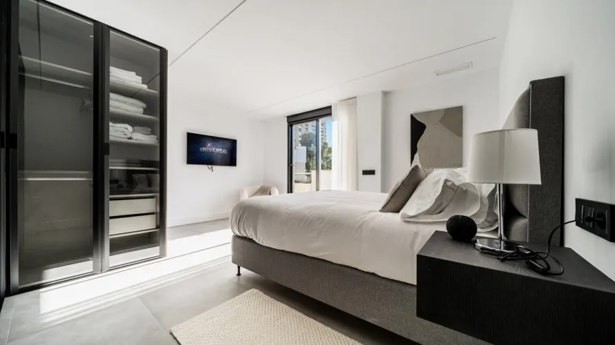 Apartamento de 2 dormitorios en Marbella, Spain No. 142 № 9