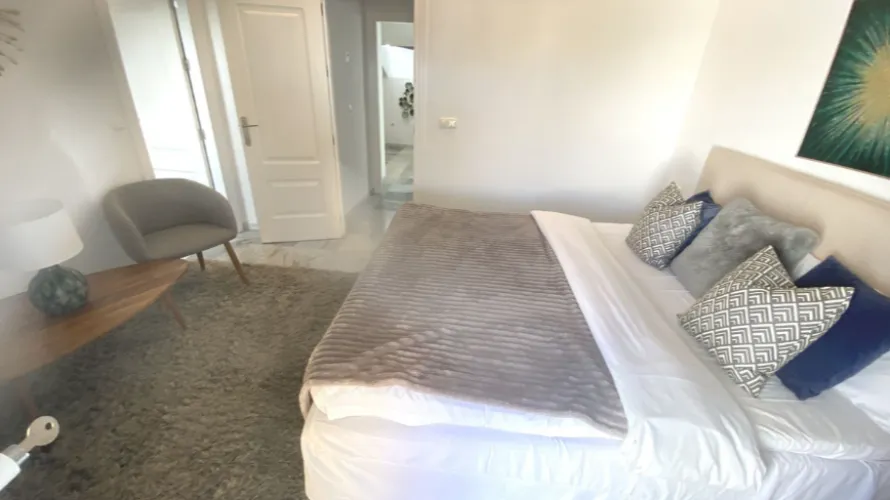 Dúplex de 3 dormitorios en Nueva Andalucía, Spain No. 562 № 20