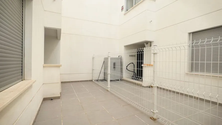Apartamento de 3 dormitorios en Cortes (San Pedro De Alcantara), Spain No. 232 № 6