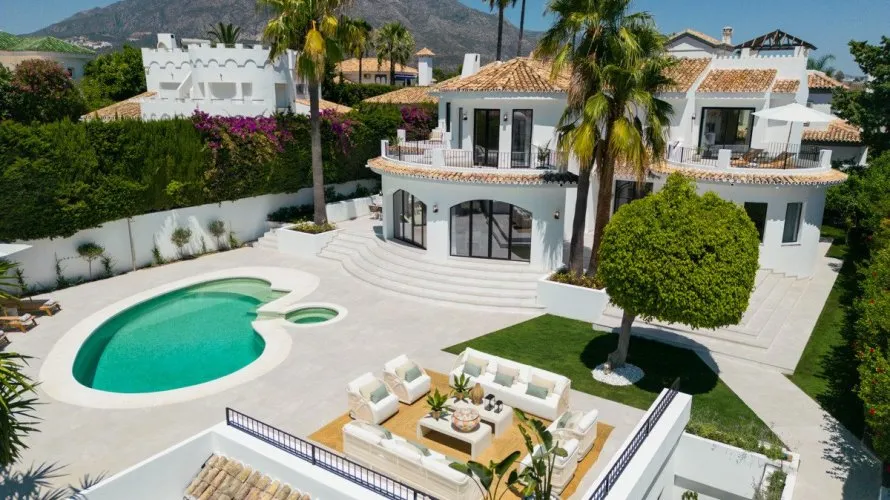 Villa de 5 dormitorios en Nueva Andalucía, Spain No. 286 № 10
