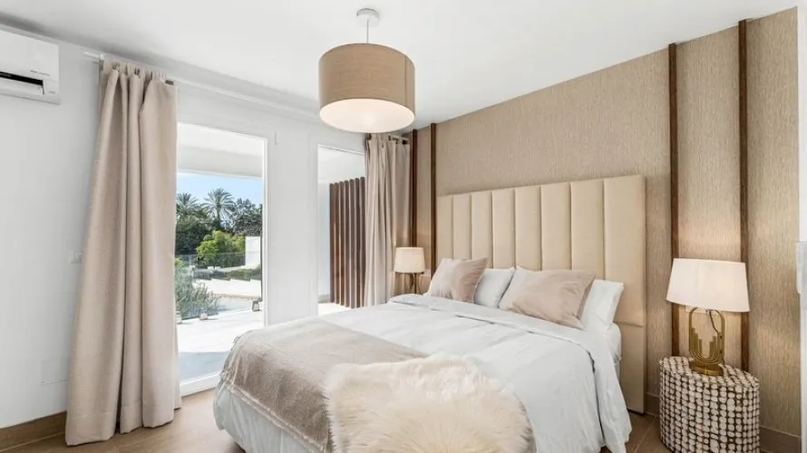 Villa de 5 dormitorios en Marbella, Spain No. 531 № 21