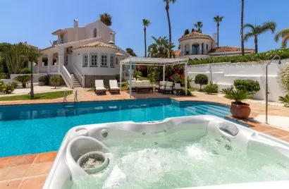 Villa de 5 dormitorios en Estepona, Spain No. 141