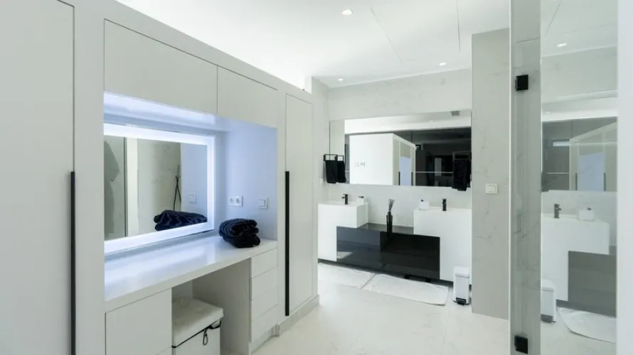 Villa de 4 dormitorios en Estepona, Spain No. 252 № 17
